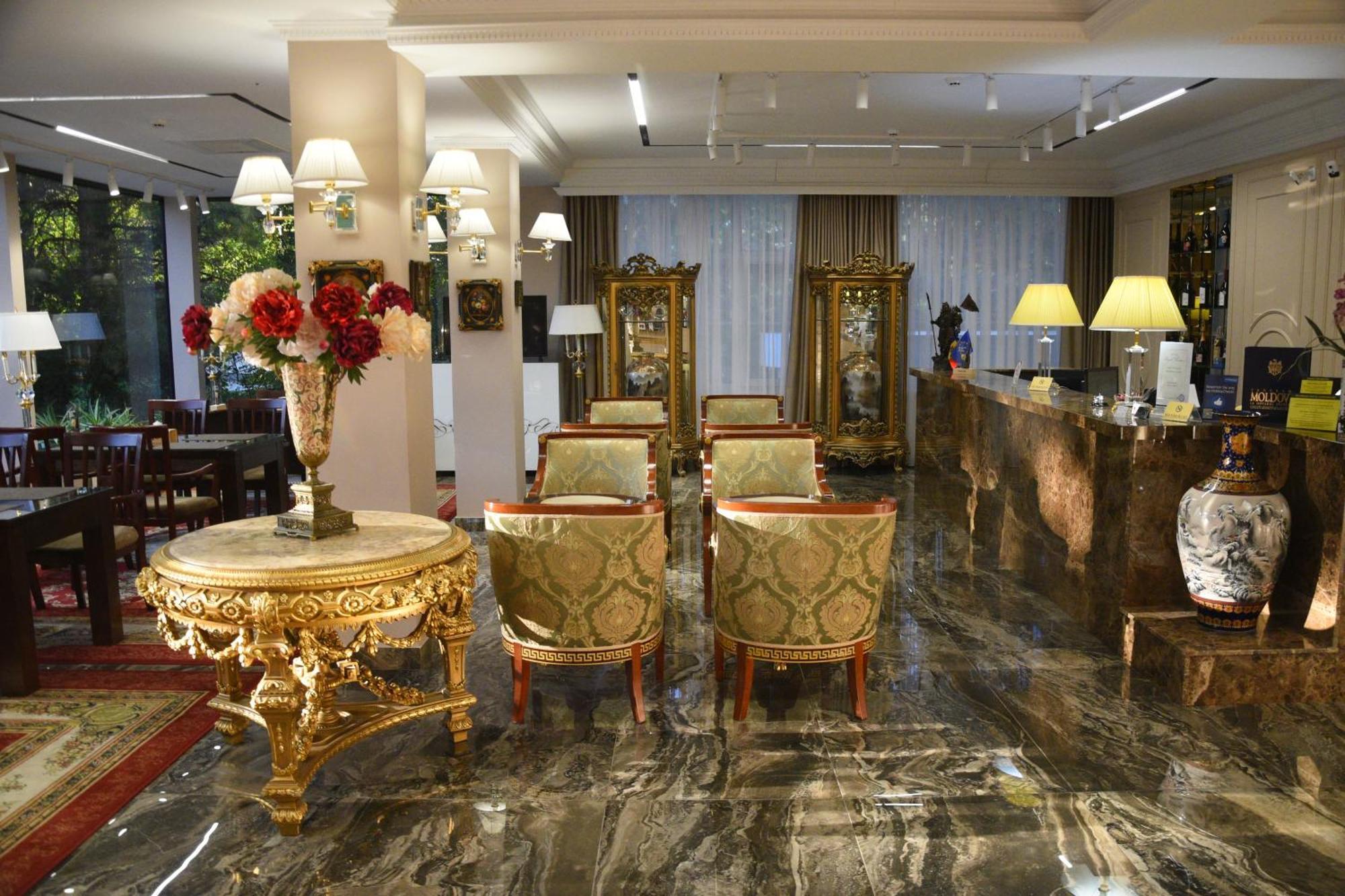 Hotel Royal Florence คีชีเนา ภายนอก รูปภาพ